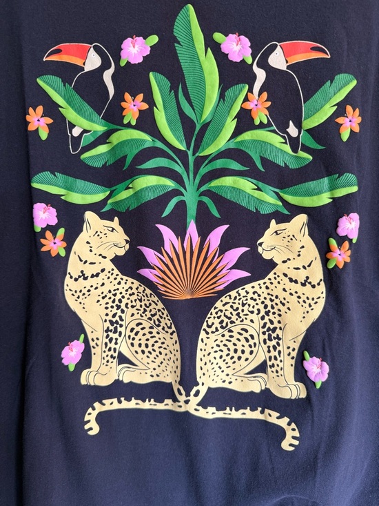 Tops - Tropical Leopard & Toucan Graphic Tee in Black